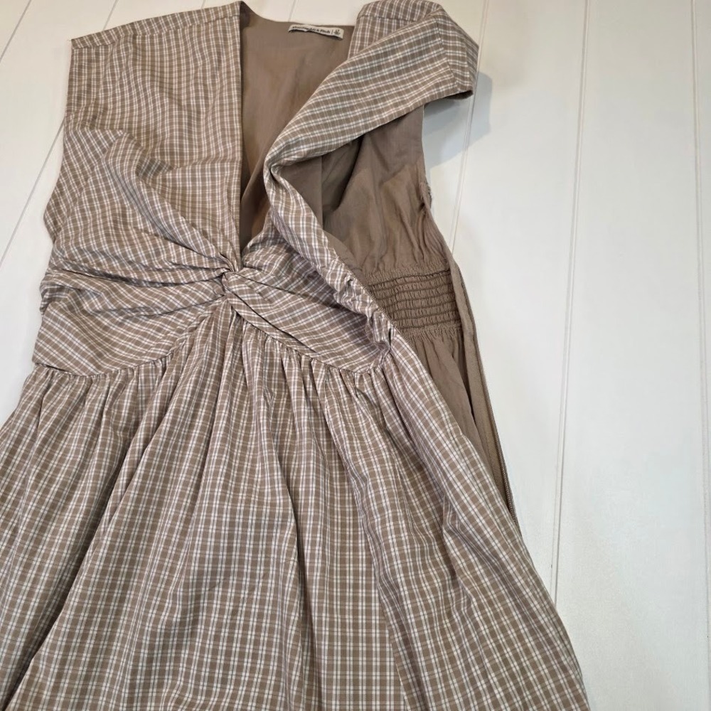 Abercrombie & Fitch L Tall Twist Bodice Maxi Dress Tan Plaid Smocked Back V-Neck - Picture 4 of 10